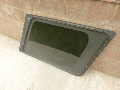 1998 Ford Expedition XLT - Cargo Area Quarter Panel Window Glass Rear Left2